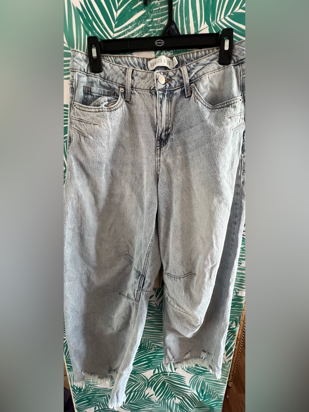 Dakota blue Washed barrel Light Blue distressed High-Rise Jeans Sz 5/27